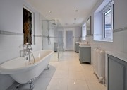 Kynance-ensuite1-OCT15-nggid03446-ngg0dyn-180x0-00f0w010c010r110f110r010t010