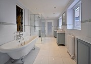 Kynance-ensuite1 OCT15